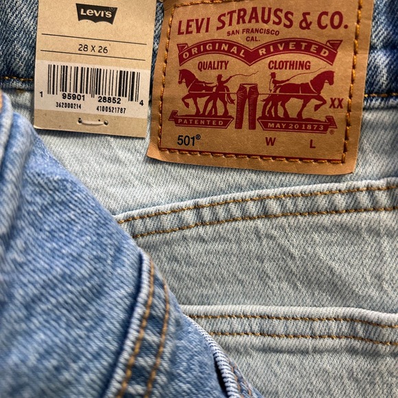 Levi's 501 Selvedge Two-Tone High Rise Cropped Jeans NWT Size 28 - Picture 3 of 4